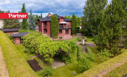 Pilte Ajatu ja esinduslik eramu hinnatud piirkonnas