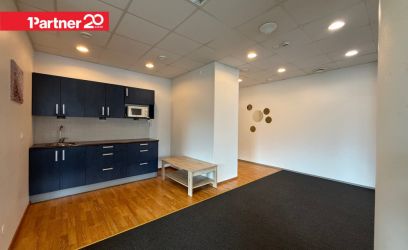 Pilte Anname üürile büroo Mayeri Ärimajas!