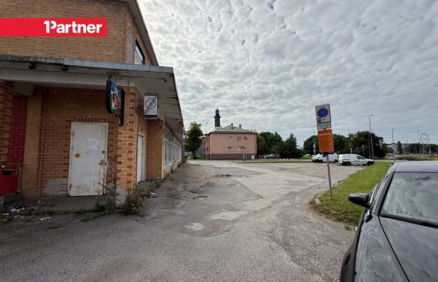 Image 7 of 13