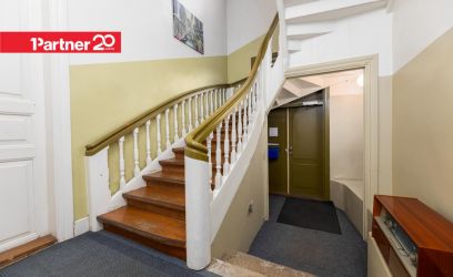 Pilte KADRIORU HARULDUS: AJALOOLINE KORTER KAMINA, OMA PARKIMISKOHAGA!