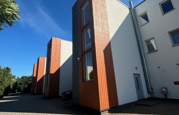 Image 22 of 28