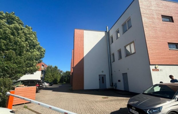 Image 24 of 28