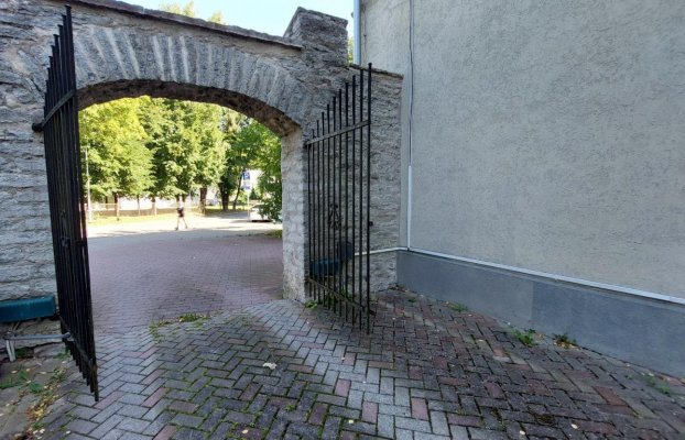 Image 6 of 21
