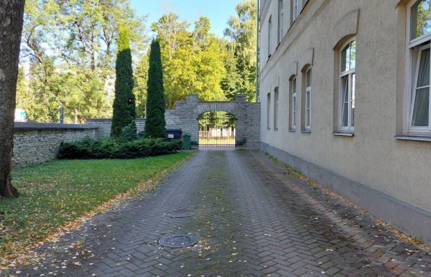 Image 5 of 21