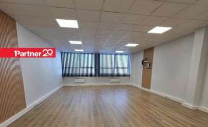 Pilte Renoveeritud büroopind Lasnamäel. Kommunaalkulud hinnas.