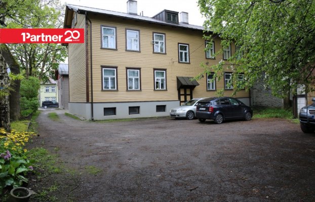 Image 2 of 9
