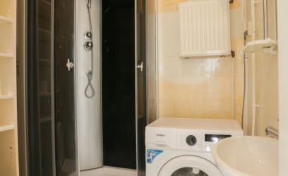 Pilte Hubane korter ajaloolises majas. Vaade vanalinnale