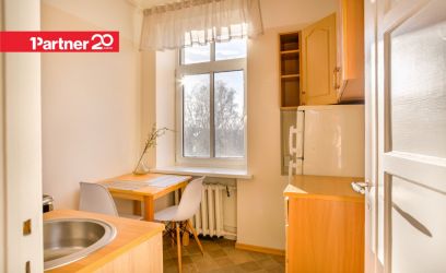 Pilte Hubane korter ajaloolises majas. Vaade vanalinnale