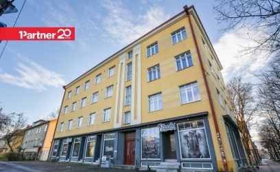 Pilte Hubane korter ajaloolises majas. Vaade vanalinnale