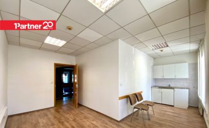 Pilte VÄIKE ÄRIPIND VEEÜHENDUSEGA. Tasuta Parkimiskoht!