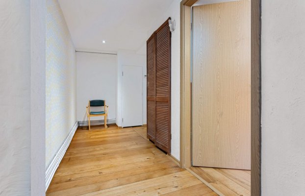 Image 20 of 32