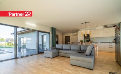 Pilte A-ENERGIAKLASSI MAJA PAIKUSEL! MAAKÜTE! KASUTUSLUBA!