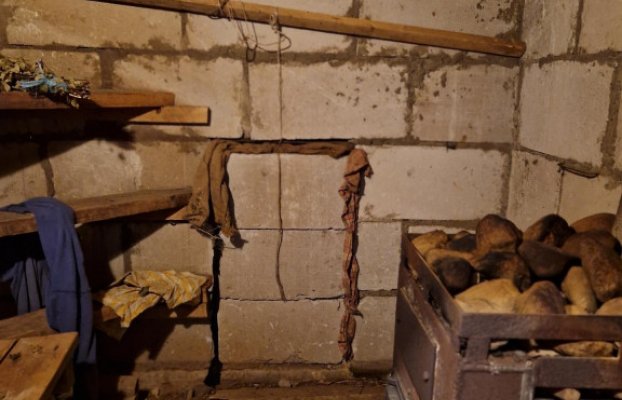 Image 12 of 27