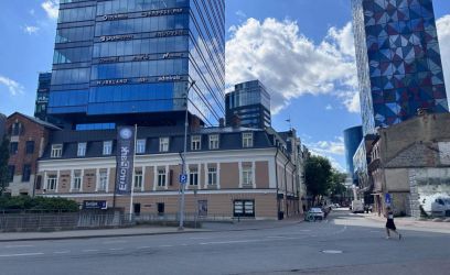 Pilte Anname üürile esindusliku büroo ilusate vaadetega linnale!