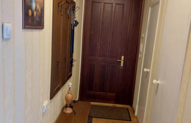 Image 2 of 9