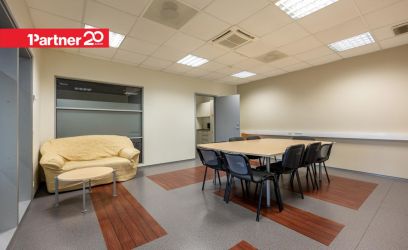 Image of 7 EUR/m² UUS HIND! BÜROOPIND SINISES ÄRIMAJAS- TASUTA PARKIMINE!