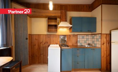 Pilte Soodsate kuludega linnakodu Uue-Maailma vaiksel tänaval