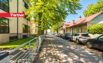 Image of Üürile anda 2-toaline korter Kadriorus – parkimiskoht hoovis