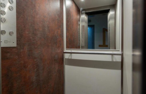 Image 26 of 32