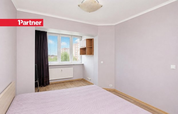 Image 10 of 27
