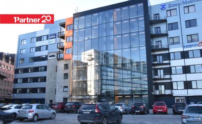 Image of Üürile avar valgusküllane büroopind merevaadetega.