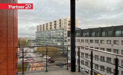 Image of Üürile avar valgusküllane büroopind merevaadetega.