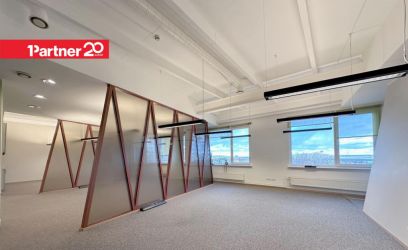 Image of Üürile avar valgusküllane büroopind merevaadetega.