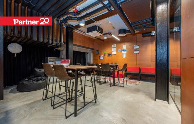 картина 1 of 23