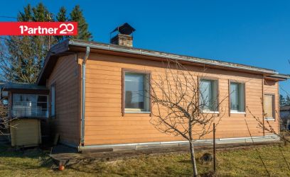 Image of Hubane suvila Laitse lähedal, kaks kasvuhoonet, viljapuud-põõsad