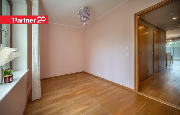 Image 16 of 30