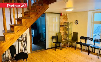 Pilte MÜÜME AJALOOLISE BÜROO- JA ÄRIHOONE TALLINNA VANALINNAS!