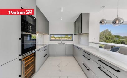 Pilte KVALITEETSELT EHITATUD, LUKSUSLIK ERAMU!