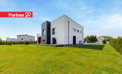 Pilte KVALITEETSELT EHITATUD, LUKSUSLIK ERAMU!