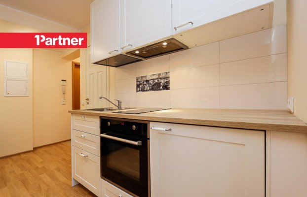 Image 7 of 18