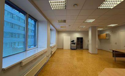 Image of Büroopind kohe saadaval! Veeühendusega ruum!