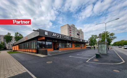 Pilte Müüa kaubandus- ja teenindushoone