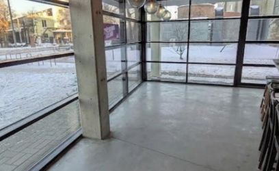 Image of AVAR JA MULTIFUNKTSIONAALNE VITRIINAKENDEGA ÄRIPIND KALASADAMAS