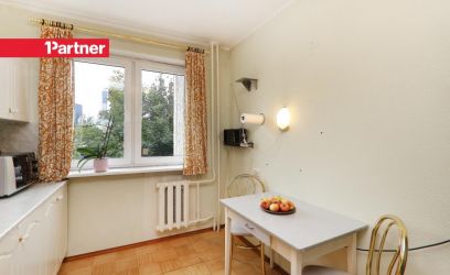 Pilte Müüa 3-toaline korter suure klaasitud rõduga!