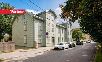 Pilte Müüa maitsekalt sisustatud 4-toaline katusekorter Karlovas