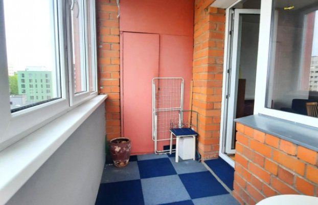 Image 10 of 28