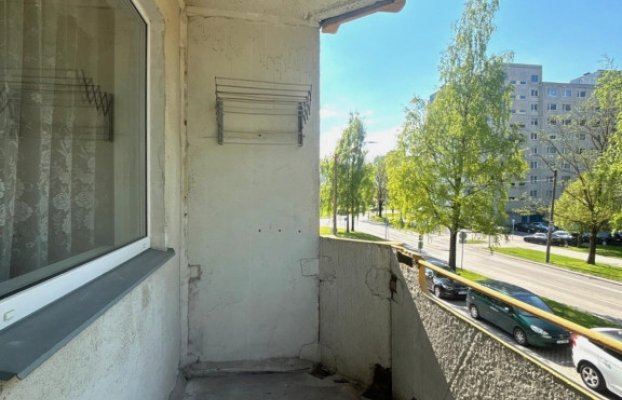 Image 6 of 32