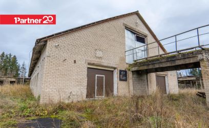 Image of Suur tööstushoone Kolga-Jaani külje all!