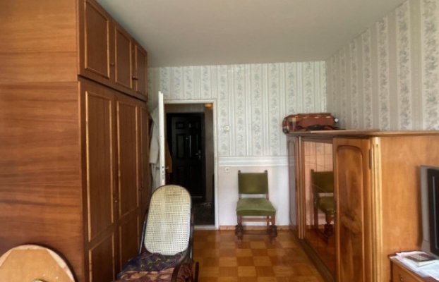 Image 2 of 20