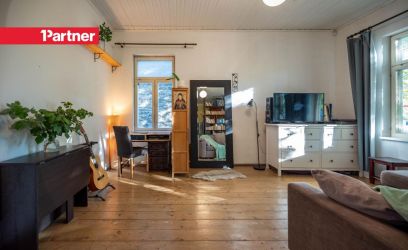 Image of HUBANE JA VALGUSKÜLLANE KODU KAMINA JA AHJUGA KALAMAJA SÜDAMES