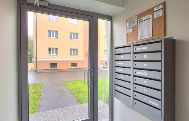 Image 25 of 30