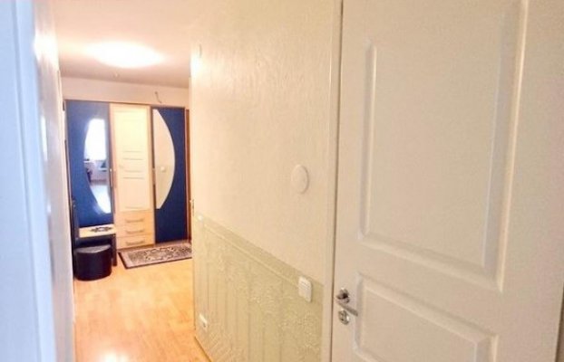 Image 19 of 27
