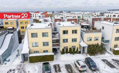 Image of Läbi maja planeering, suur klaasitud rõdu ja 3 tuba. Meri.