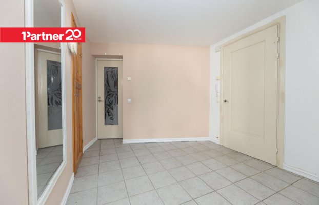 Image 21 of 28