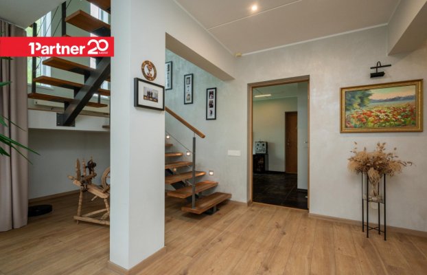 Image 7 of 50