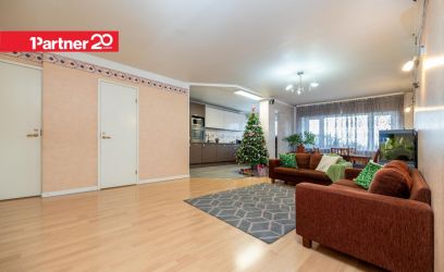 Image of SUUR KORTER KADRIORU JA PAEPARGI LÄHEDAL